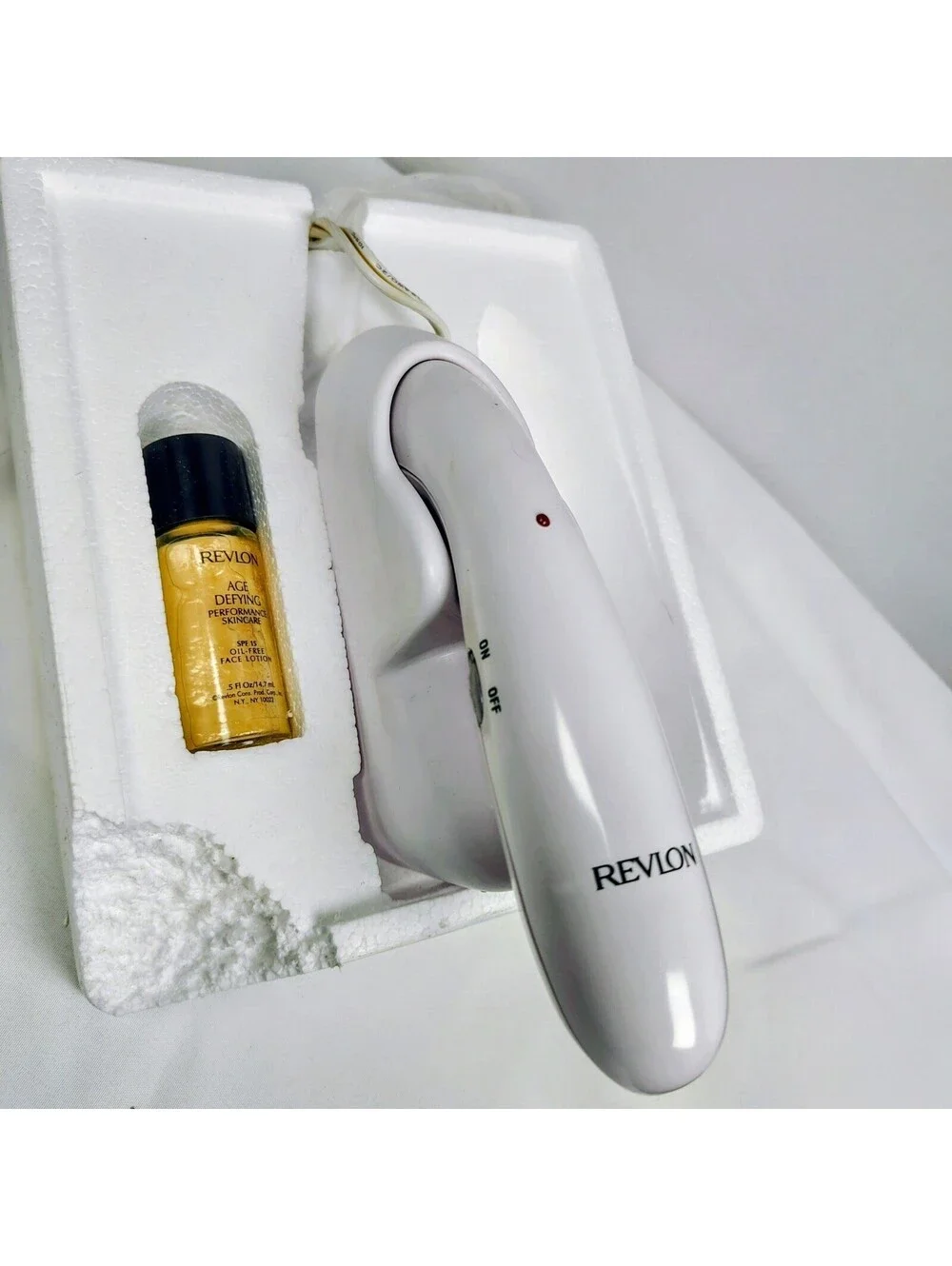 Revlon Age Defying Smoother Facial Spoon with Age Defying Lotion